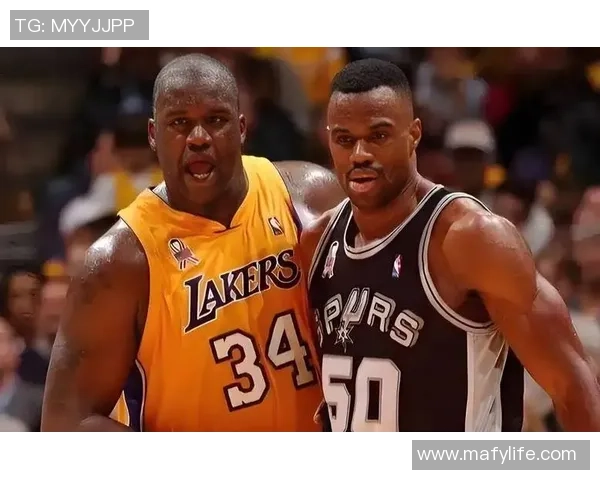 大卫罗宾逊：从绿茵场到人生巅峰的传奇旅程与荣耀时刻